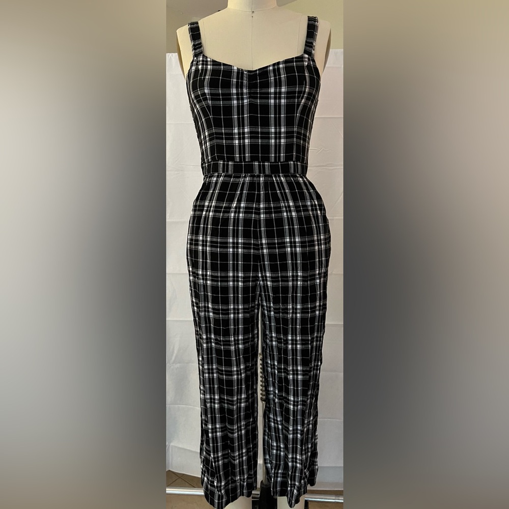 Hollister . XS . Black and white jumpsuit.